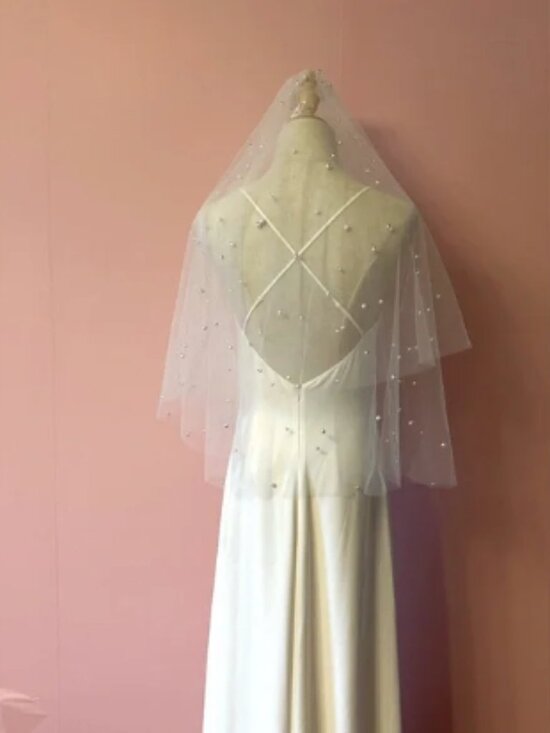 Short Pearl Beaded Short Wedding Veil main image 7